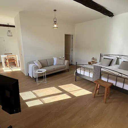 לינה וארוחת בוקר Sjaanderhof